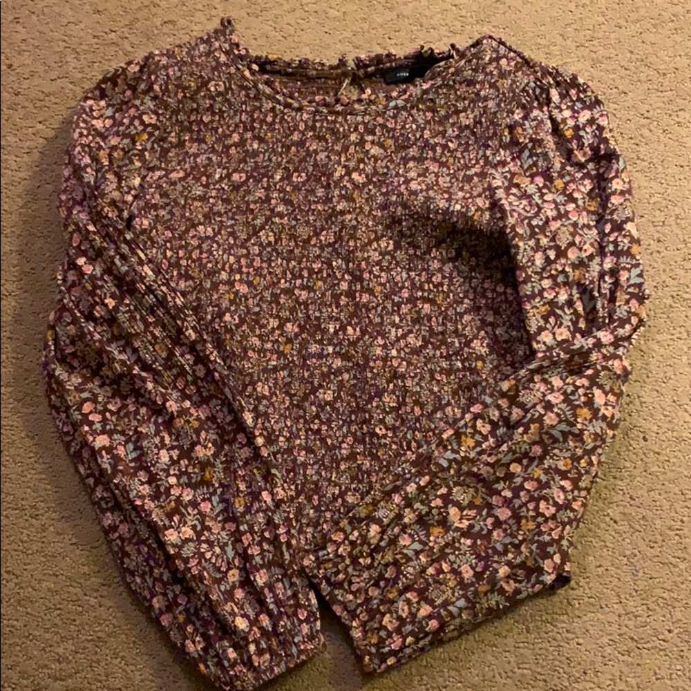 American Eagle flowered top